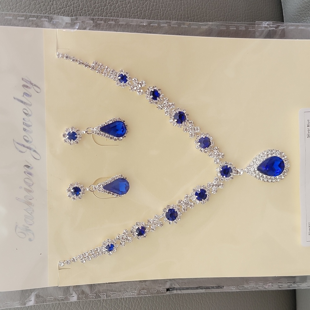 FASHION JEWELRY. Jewelry Set.